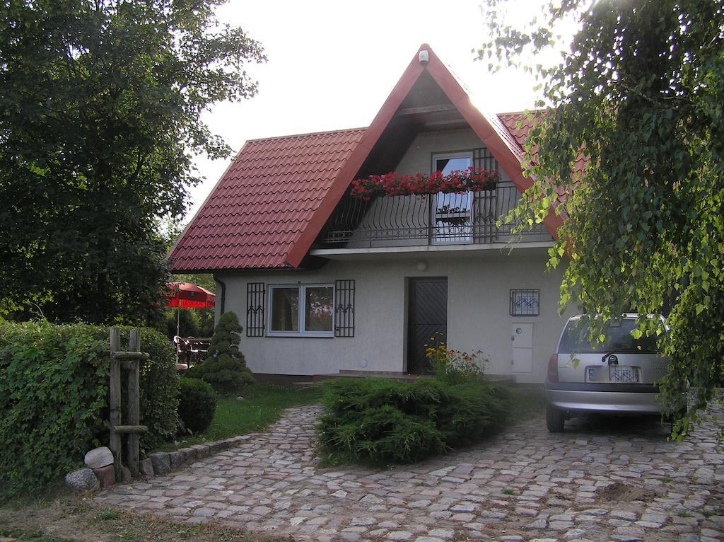Domek Pod Klonami Na Mazurach Guty Rom bilde